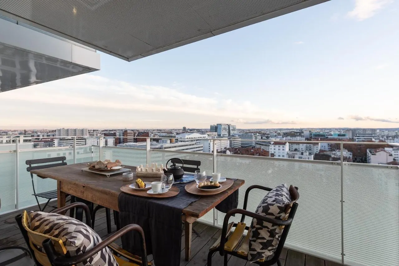 Sky Avenue - Magnifique T2 Avec Vue Epoustouflante contacts